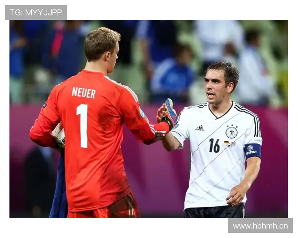 内维斯与罗德里：控场后腰的战术角色对比